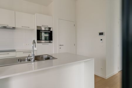 In OPTION by George: uitgepuurde lijnen en Zwitserse precisie in een hoekappartement aan de Scheldekaaien - Photo 5