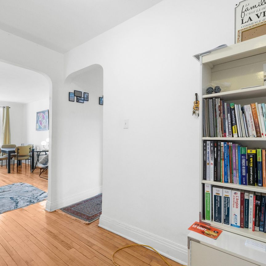 Condo for rent, Mont-Royal - Photo 1