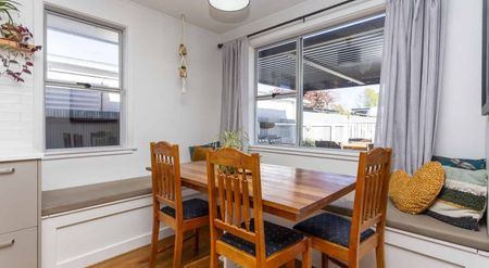 Pet friendly family home! - Photo 5