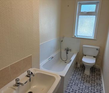 2 bedroom terraced house to rent - Photo 6