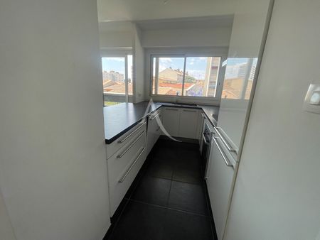 Location Appartement 4 pièces 79m² - Photo 2