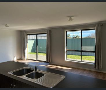 RELAXED LIFESTYLE IN HEART OF MYPONGA - Photo 2