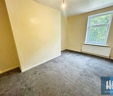 Emmanuel Terrace, Lockwood, Huddersfield, HD4 - Photo 4