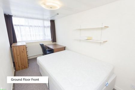 4 bedroom terraced house to rent - Photo 3