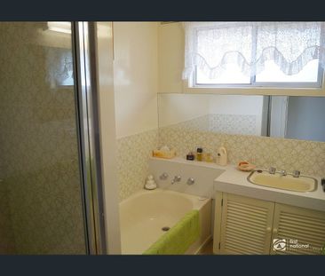 COMFORTABLE FAMILY LIVING WITH FIREPLACE & POWERED SHED - Photo 5