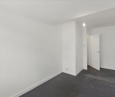 4 bedroom terraced house to rent - Photo 2