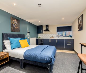 Crown House, Nuneaton, CV11 4BX - Photo 2