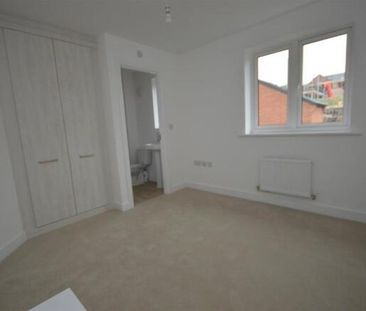 3 bedroom semi-detached house to rent - Photo 3