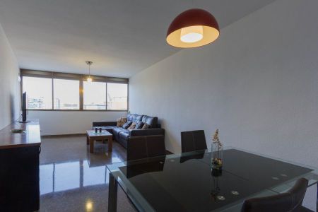 Flat with garage in the same building in Paseo de la Petxina. - Photo 2