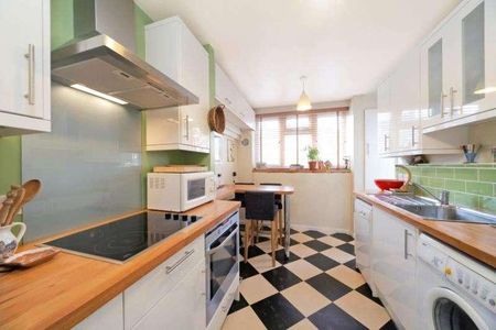 Charcroft Court, Minford Gardens, Brook Green, London, W14 - Photo 3