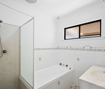 19 St James Avenue, Berkeley Vale NSW 2261 - House For Rent | Domain - Photo 5