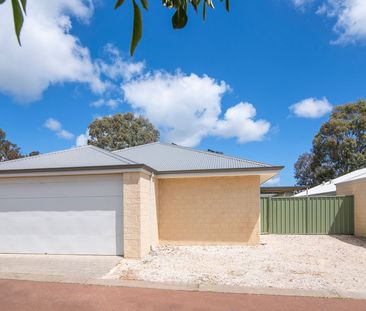 Family Home In Brookfield - Photo 1