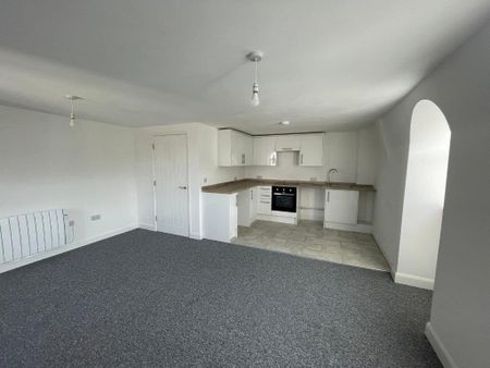 Seaforth Court, Victoria Drive, Eastbourne - One-Bedroom Flat - Photo 5