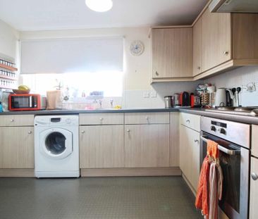 Mir Crescent, Swindon, Swindon, SN25 - Photo 4