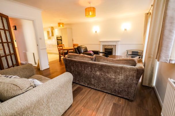 Winton, Bournemouth - Photo 1