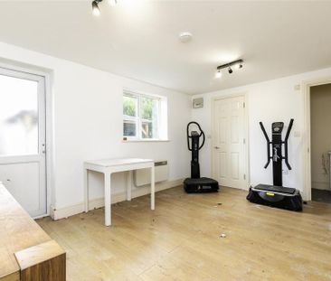 5 bedroom terraced house to rent - Photo 3