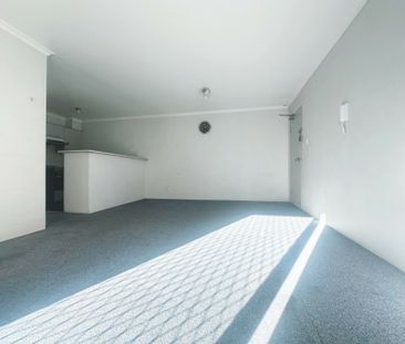 2 Bedroom Unit In Ideal Location! - Photo 1