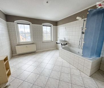 Großzügige 5-Raum-Wohnung mit Garage und Garten zu vermieten - Photo 4