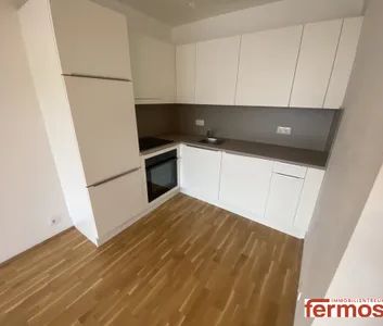Moderne 2-Zimmer-Wohnung mit Balkon im 10. Bezirk - Foto 2