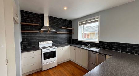 Spacious Living and Prime Location! - Photo 2