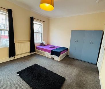 Room in a Shared House, London, SW16 - Photo 1