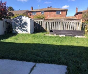 For Lease - 1588 Corkstone Glade Unit# B, Mississauga, Ontario - Photo 4