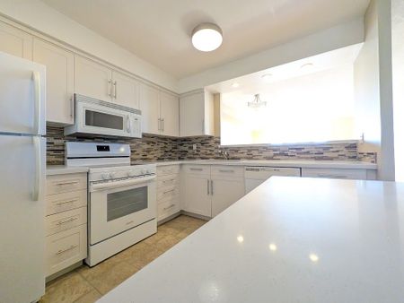 For Lease - 3845 Lake Shore Boulevard Unit# 1504, Toronto, Ontario - Photo 5