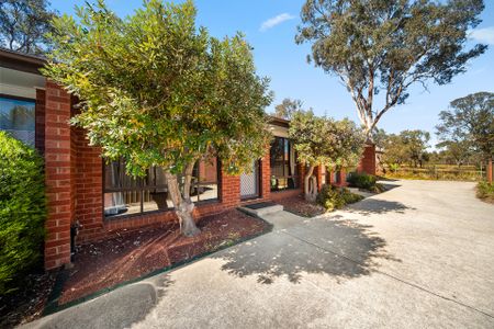 4/1 Bilkurra Street, Queanbeyan West NSW 2620 - Townhouse For Rent | Domain - Photo 3