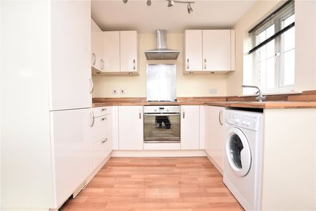 18, Woodland Drive, New Forest Village, Leeds, LS10 4GW - Photo 2
