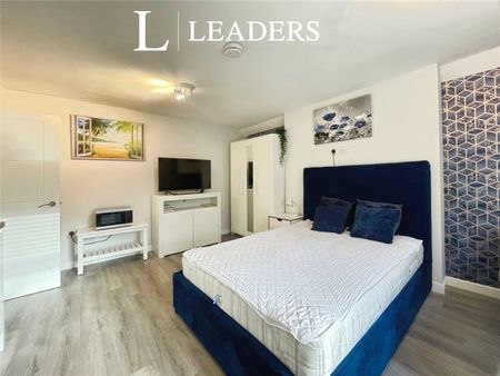 apartment to rent Wootton Gardens, Bournemouth, Dorset, BH1 - Photo 4