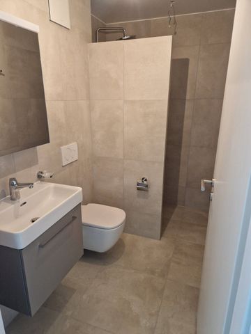 New 1.5-room apartment on the 1st floor with large balcony - Photo 3