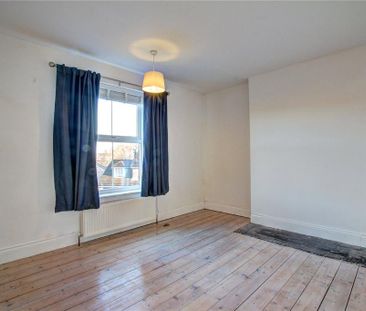 2 bedroom end of terrace house to rent - Photo 5