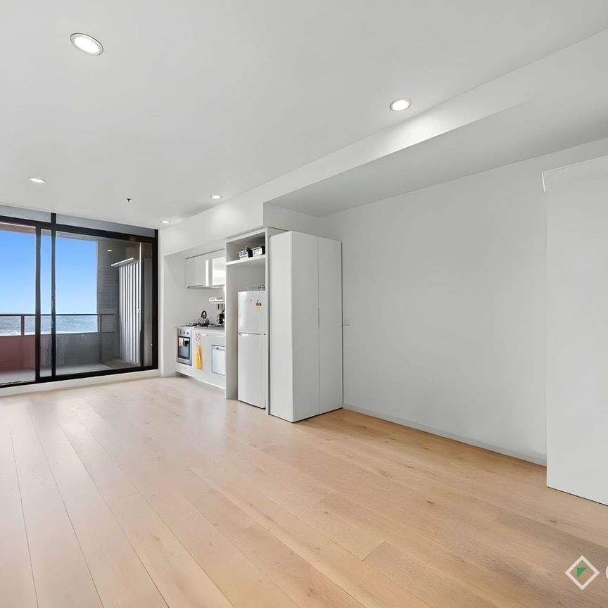 Stylish Apartment Living in the Heart of Doncaster - Photo 1