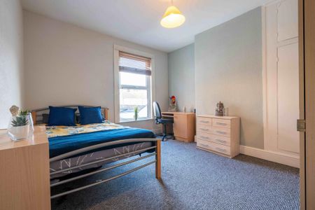 5 bedroom terraced house to rent - Photo 5