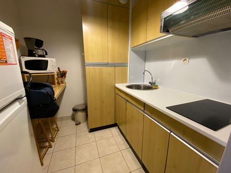 Location Appartement 1 pièce 37m² - Photo 2