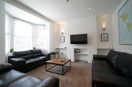 96 Caernarfon Road - Photo 2