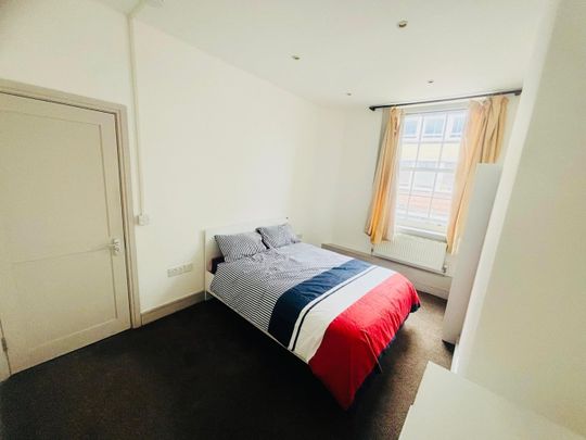 Room in a Shared Flat, Lewisham, SE13 - Photo 1