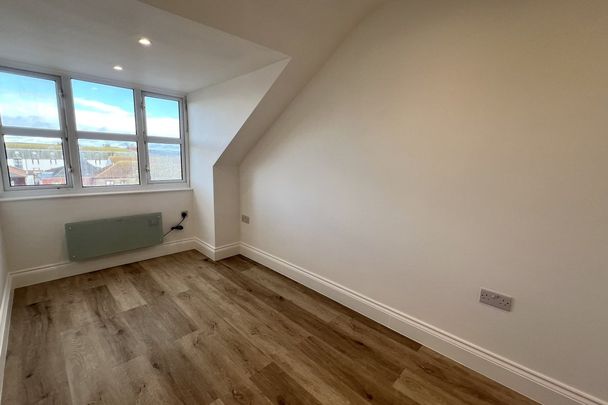 Dorchester Road, Weymouth - Photo 1