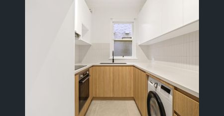 Art Deco garden apartment - exclusive seaside locale - Photo 5