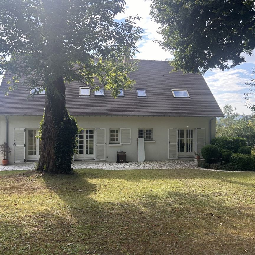 Maison • Saint-Germain-en-Laye - Photo 1