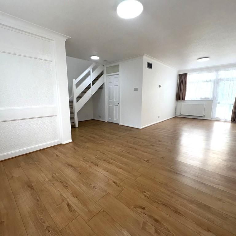 3 bedroom terraced house to rent - Photo 1
