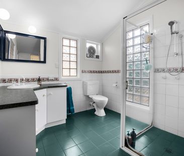 Spacious 4-Bedroom Family Home on a Large Block with Modern Comfort... - Photo 6