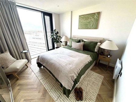 3 WEEKS RENT FREE FOR 12 MONTH TENANCY | AVAILABLE NOW| PET FRIENDLY | 24-HOUR CONCIERGE | LUXURY AMENITIES | VIEWING RECOMMENDED! - Photo 2