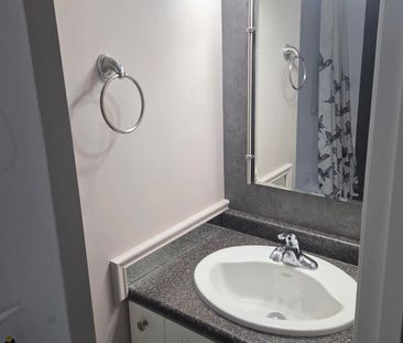 For Lease - 7564 REDHAVEN Crescent, Niagara Falls, Ontario - Photo 4