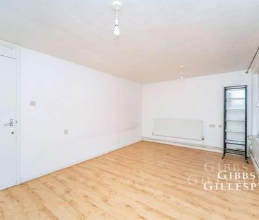 Hilton Close, Uxbridge, Middlesex, UB8 - Photo 4