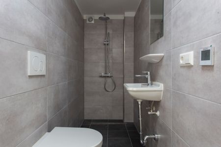 Te huur: In verband met de overweldigende belangstelling in dit appartement, is het niet meer mogelijk een bezichtiging in te plannen. Het heeft daarmee geen zin meer om op deze woning te reageren. - Foto 4