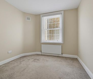 3 bedroom apartment to rent - Photo 3