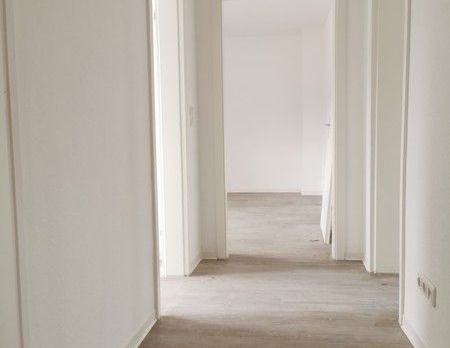 Tolle 2-Zimmer-Dachgeschosswohnung - saniert und renoviert - Photo 1