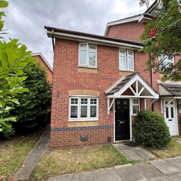 3 bedroom mews to rent - Photo 1