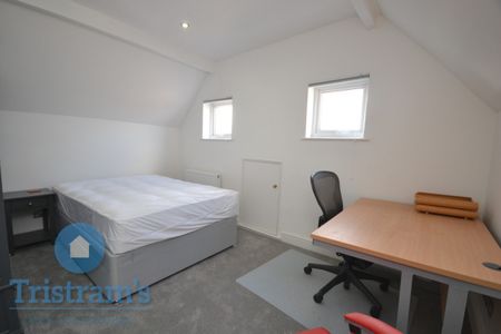 7 bed Detached House for Rent - Photo 3